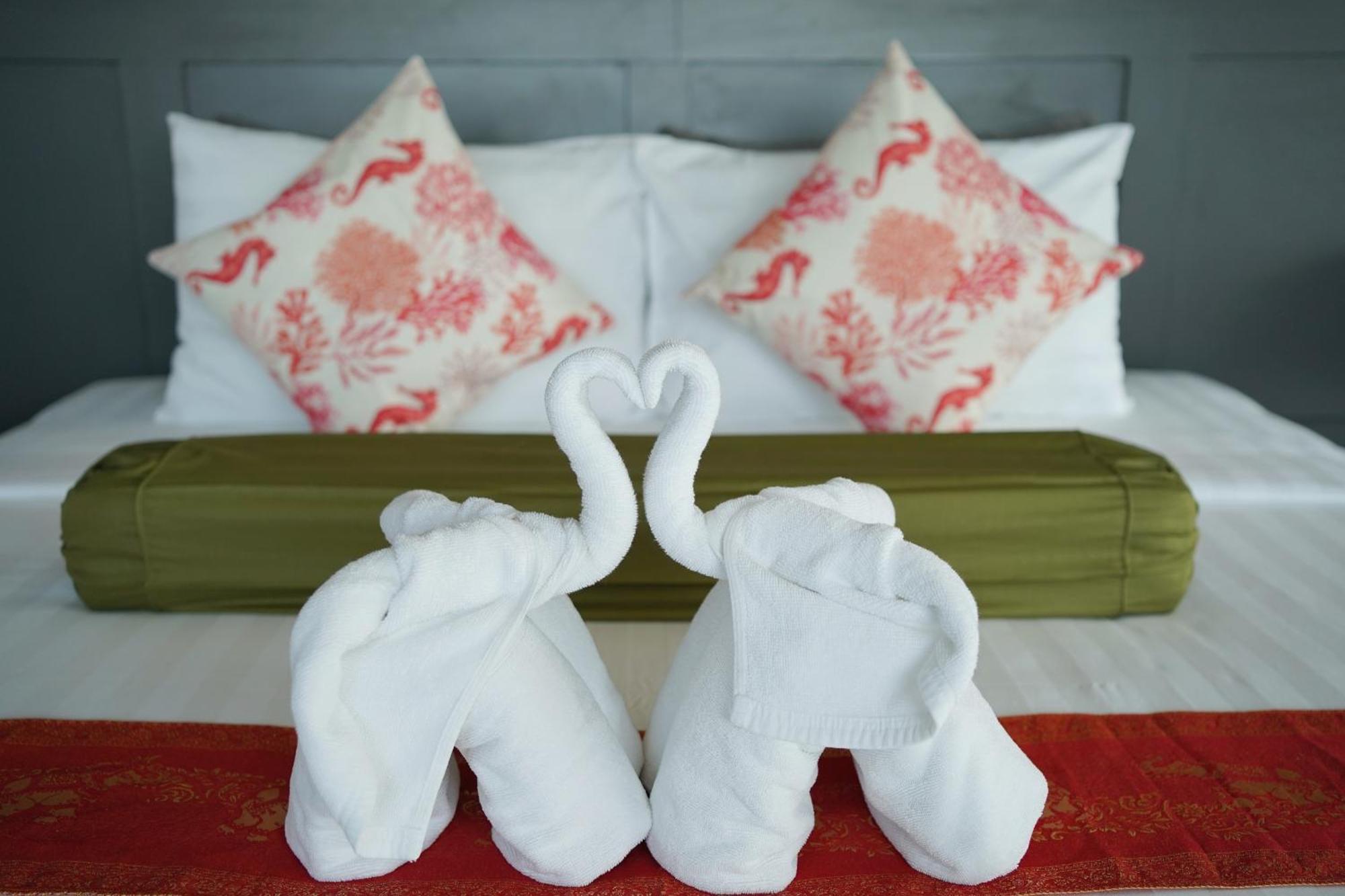 Отель Casa Del M Phuket - Newly Renovated 4*