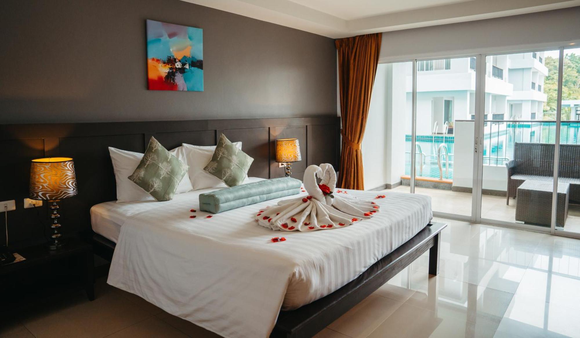 Отель Casa Del M Phuket - Newly Renovated 4*