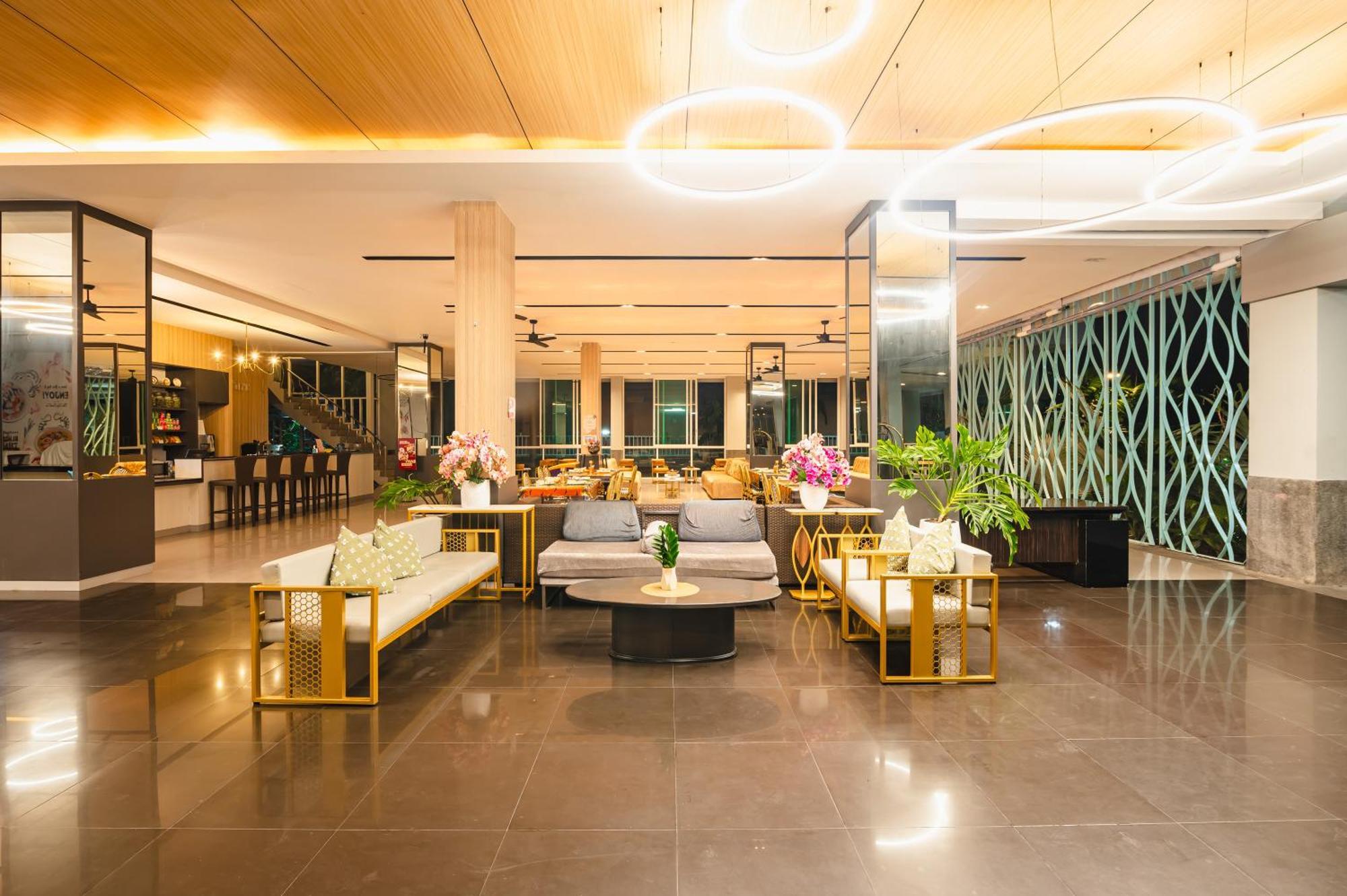 Отель Casa Del M Phuket - Newly Renovated