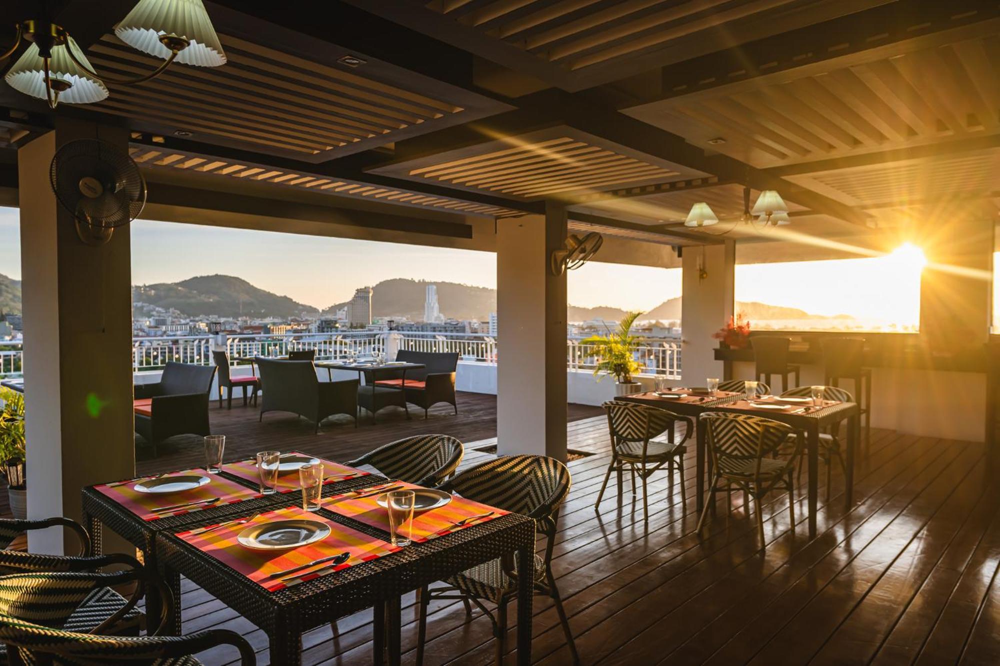 Отель Casa Del M Phuket - Newly Renovated Patong